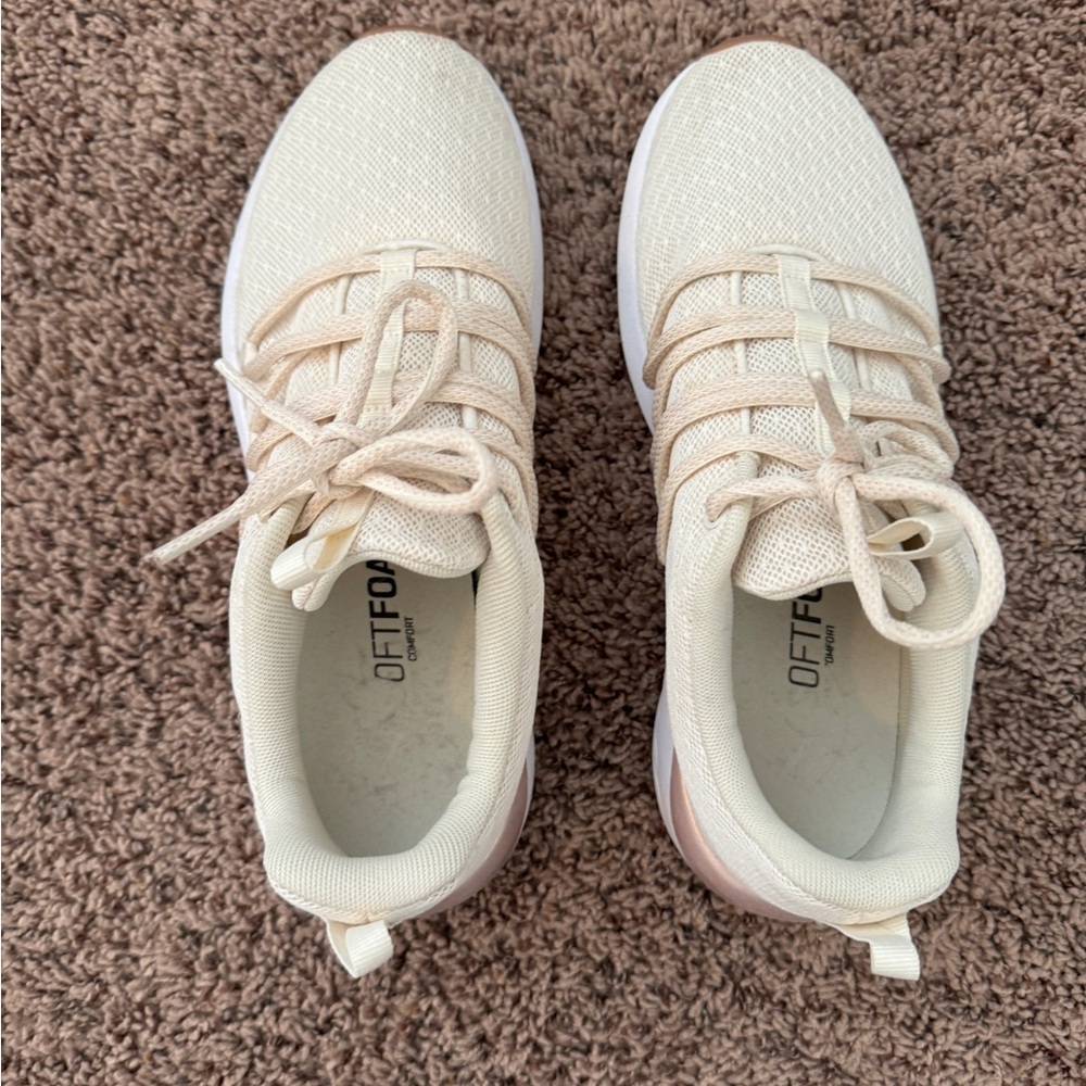 Puma Cream Sneakers